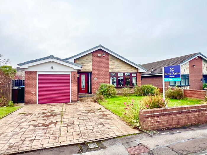 3 Bedroom Bungalow For Sale In Bellingham Close, Bury, Greater Manchester, BL8