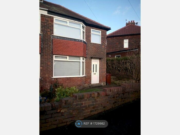 3 Bedroom Semi-Detached House To Rent In Calverley Garth, Leeds, LS13