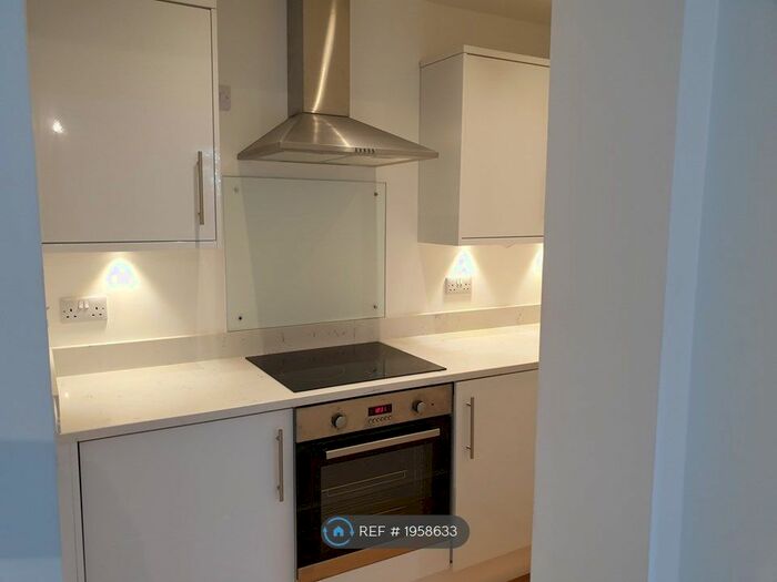 1 Bedroom Flat To Rent In Parish Ghyll Drive, Ilkley, LS29
