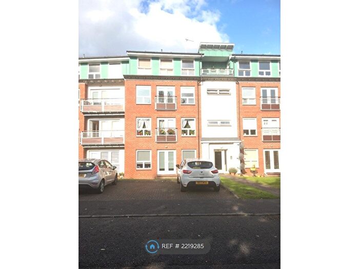 2 Bedroom Flat To Rent In Strathblane Gardens, Glasgow, G13