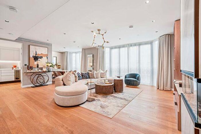 5 Bedroom Penthouse To Rent In Beaufort Square, Colindale, NW9