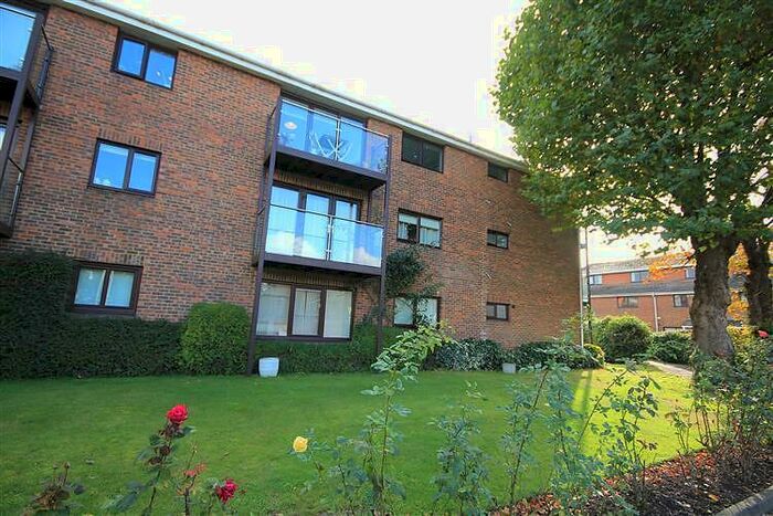 1 Bedroom Apartment To Rent In Cardinal Close, Caversham, Reading, Berkshire, RG4