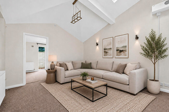 1 Bedroom Apartment For Sale In Ewell Road, Surbiton, KT6