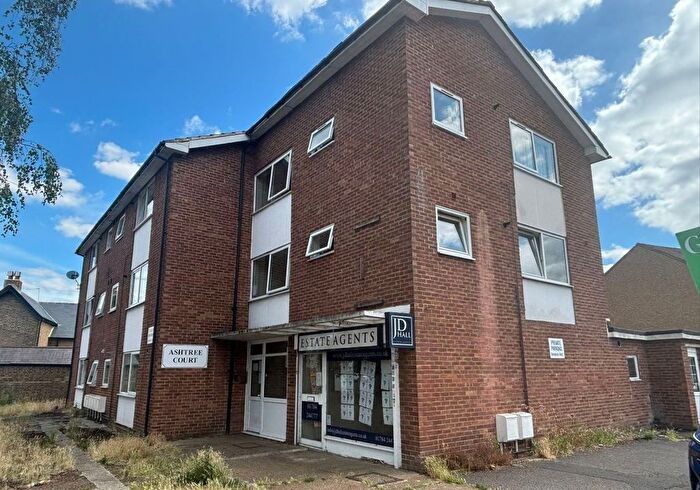3 Bedroom Flat For Sale In Ash Tree Court, Feltham Hill Road, Ashford, Middlesex, TW15
