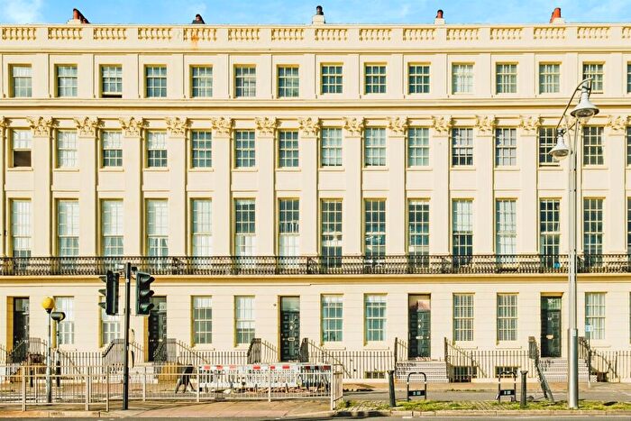 2 Bedroom Apartment For Sale In Brunswick Terrace, Hove, BN3