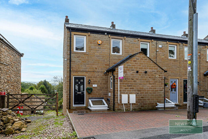 4 Bedroom End Of Terrace House For Sale In Queen Street, Padiham, Burnley, BB12
