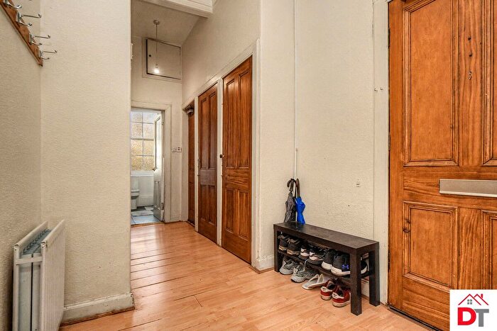 3 Bedroom Flat For Sale In Forrest Road, Edinburgh, EH1