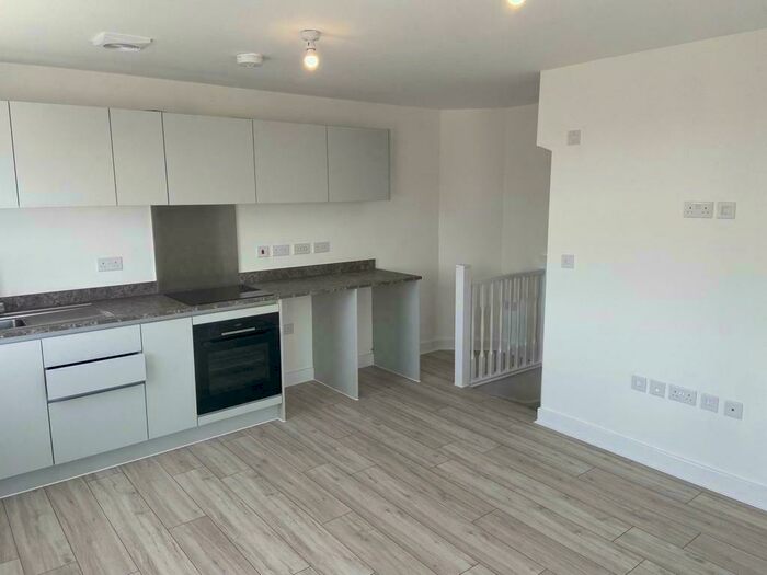2 Bedroom Town House To Rent In New Bold Street, Nottingham, Nottinghamshire, NG8