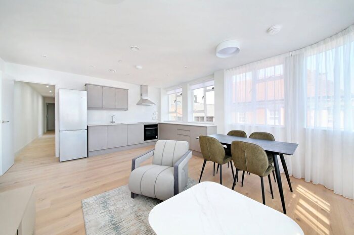2 Bedroom Flat To Rent In Stonhouse Street, Clapham North, SW4