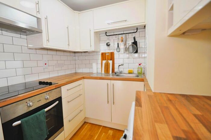 Studio To Rent In Wellington Road, London, SW19