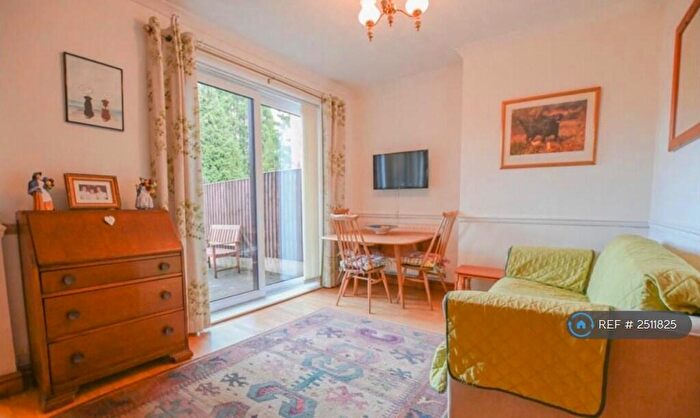 4 Bedroom Semi-Detached House To Rent In Wesley Place, Newcastle-Under-Lyme, ST5