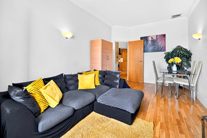 1 Bedroom Flat To Rent In Whitehouse Apartments Belvedere Road, London, SE1