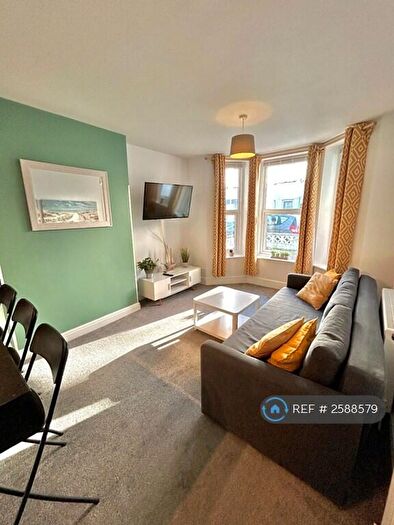 2 Bedroom Flat To Rent In St. Michaels Road, Bournemouth, BH2