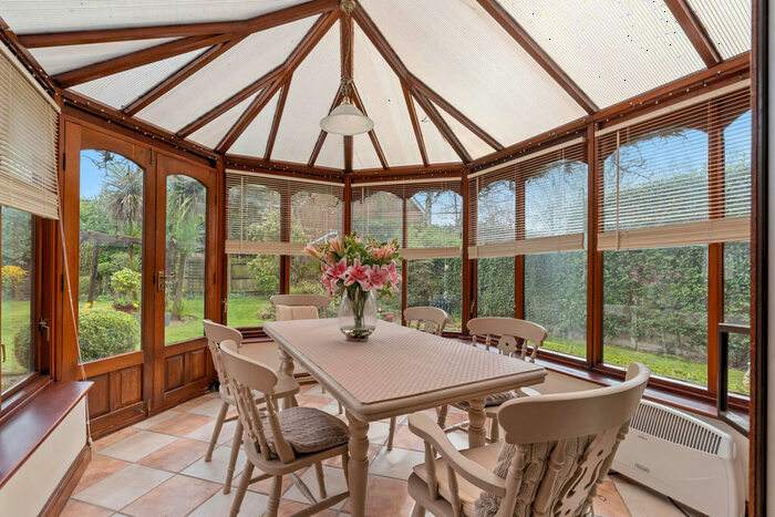 4 Bedroom Detached House For Sale In Warwick Road, Kenilworth, CV8