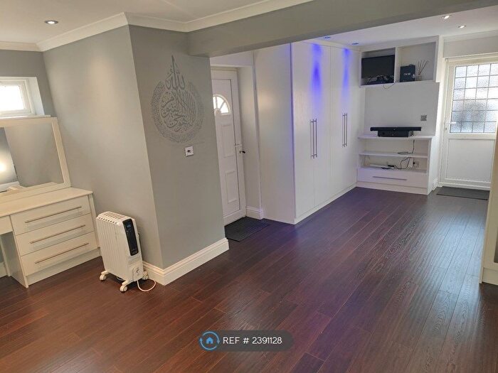 Studio To Rent In Paxton Avenue, Slough, SL1