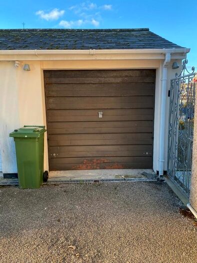 Parking/garage To Rent In Windsor Terrace, Falmouth, TR11