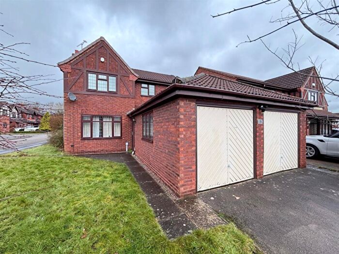 4 Bedroom Detached House To Rent In Halstead Grove, Solihull, B91