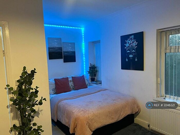 6 Bedroom Terraced House To Rent In St. Johns Road, Dudley, DY2