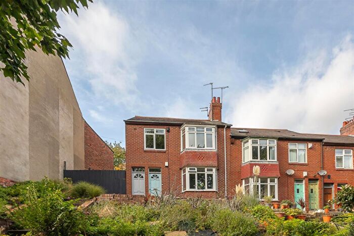 3 Bedroom Flat For Sale In Goldspink Lane, Sandyford, Newcastle Upon Tyne, NE2