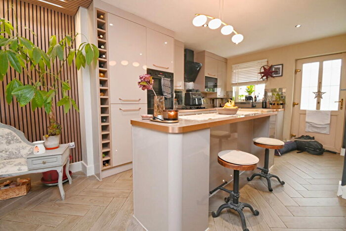 3 Bedroom Town House For Sale In West Green Avenue, Barnsley, S71