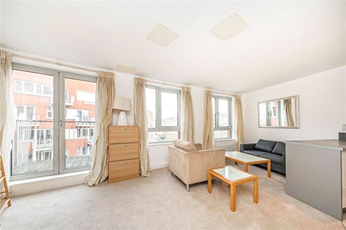 1 Bedroom Apartment To Rent In Buckler Court, Eden Grove, London, N7