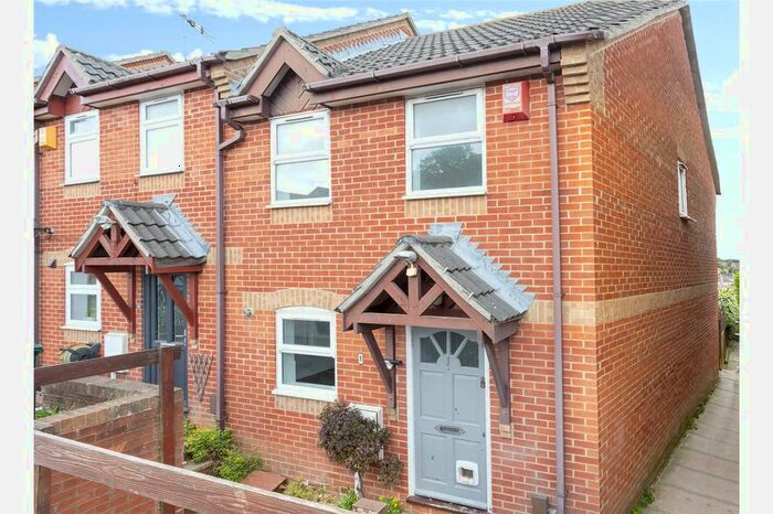 2 Bedroom Semi-Detached House To Rent In Cornford Close, Portslade, East Sussex, BN41