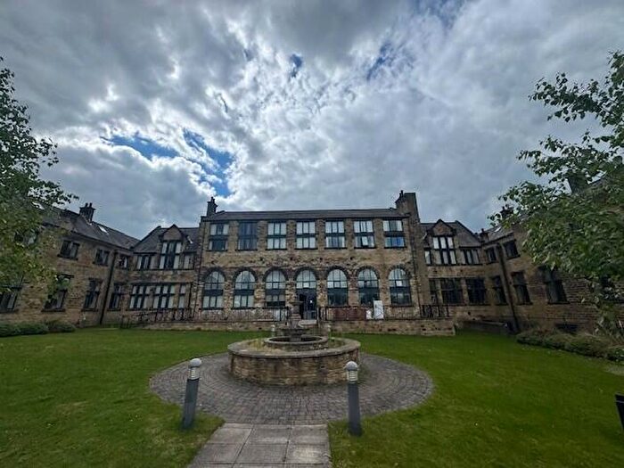 2 Bedroom Flat To Rent In Richardshaw Lane, Pudsey, West Yorkshire, LS28