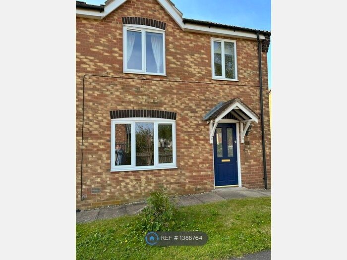 3 Bedroom Semi-Detached House To Rent In Saddlers Mead, Spalding, PE11