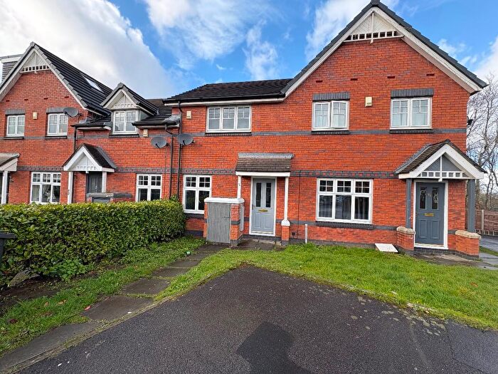 2 Bedroom Mews To Rent In Dixon Green Drive, Farnworth, Bolton, BL4