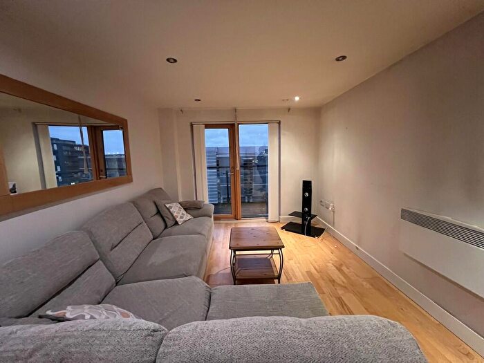 2 Bedroom Apartment For Sale In Mackenzie House, LS10