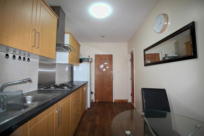 Studio To Rent In Sylvan Road, London E17