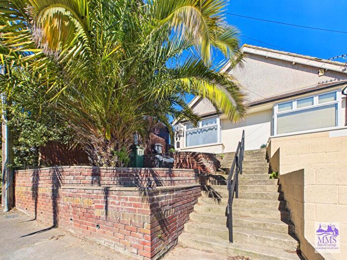 2 Bedroom Semi-Detached Bungalow For Sale In London Road, Greenhithe, DA9