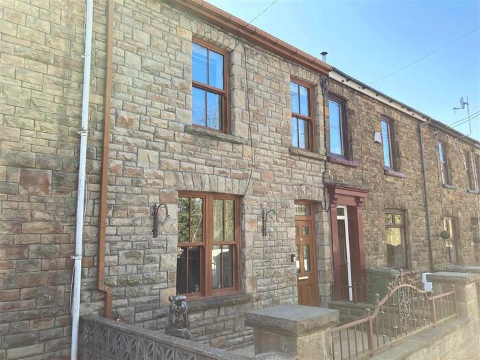 4 Bedroom Terraced House To Rent In Windsor Terrace, Aberdare, CF44