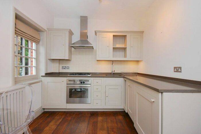 1 Bedroom Flat To Rent In Cheyne Row, Chelsea, London, SW3