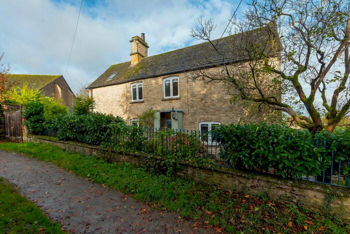 3 Bedroom Cottage For Sale In School Road, Finstock, OX7