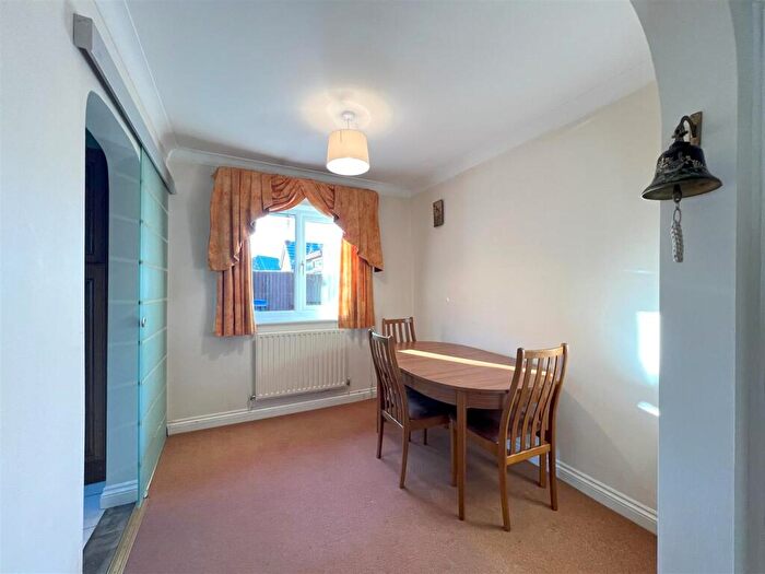 2 Bedroom Detached Bungalow For Sale In Park Lane, Knypersley, Stoke-On-Trent, ST8