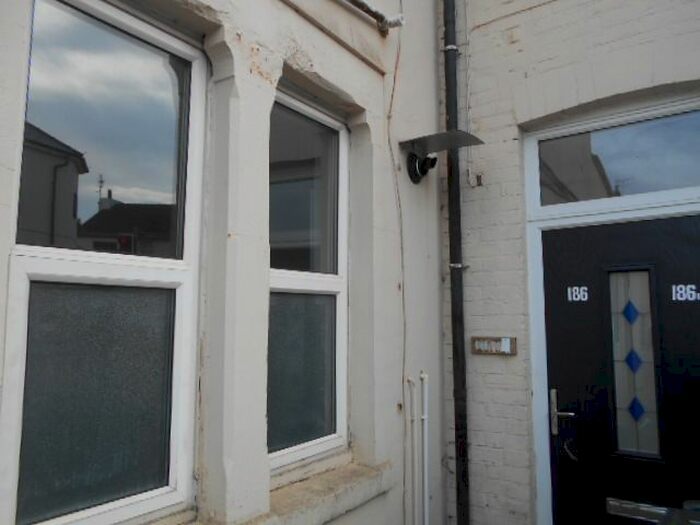 1 Bedroom Flat To Rent In Ferndale Road, Swindon, SN2