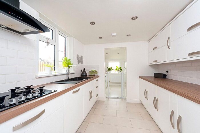 3 Bedroom Terraced House To Rent In Coniston Road, Croydon, CR0