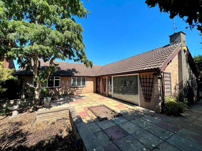 3 Bedroom Detached Bungalow To Rent In Mill Lane, Harlow, CM17
