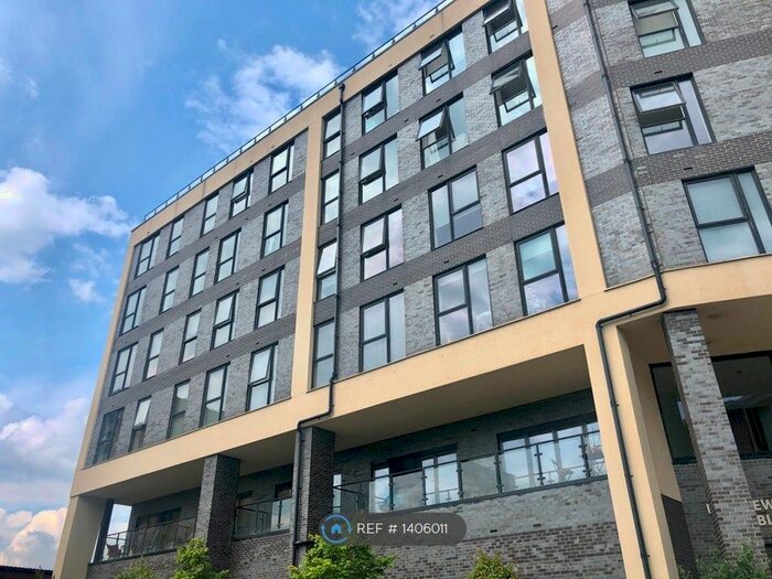 2 Bedroom Flat To Rent In Bridgewater Point, Salford, M5