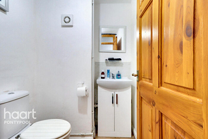 3 Bedroom Flat For Sale In Afon Court, Pontypool, NP4