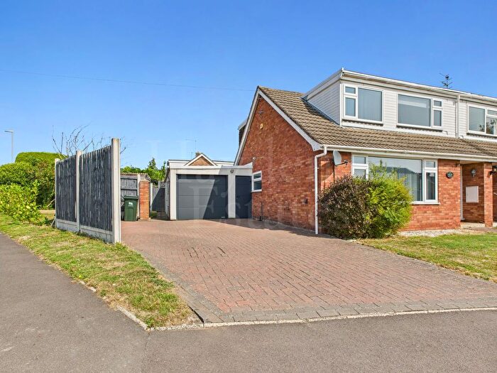 3 Bedroom Semi-Detached House For Sale In The Limes, Kempsey, WR5