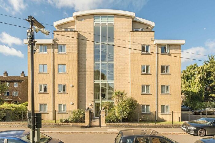 2 Bedroom Flat For Sale In Devonshire Street, Chiswick, W4