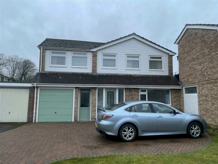4 Bedroom Detached House To Rent In The Wick, Bengeo, Hertford, Hertfordshire, SG14