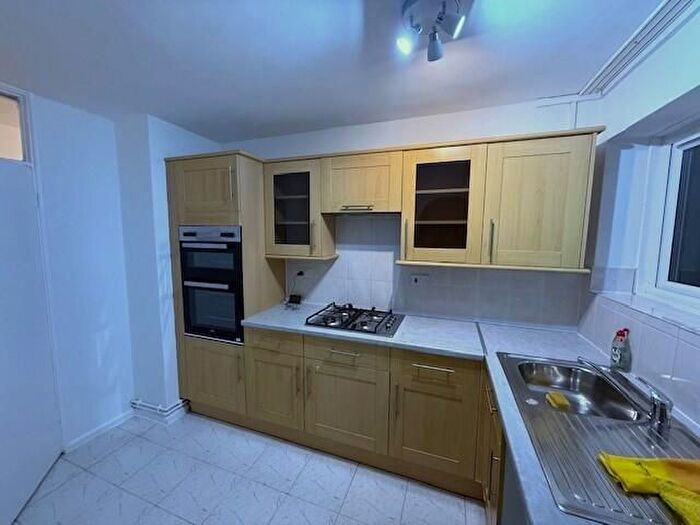 2 Bedroom Flat To Rent In Brook Road, London, N8