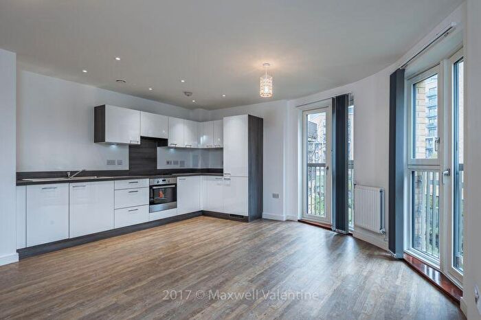 2 Bedroom Apartment To Rent In Connersville Way, Croydon, CR0