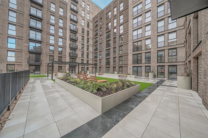 2 Bedroom Apartment For Sale In Ordsall Lane, Salford, M5