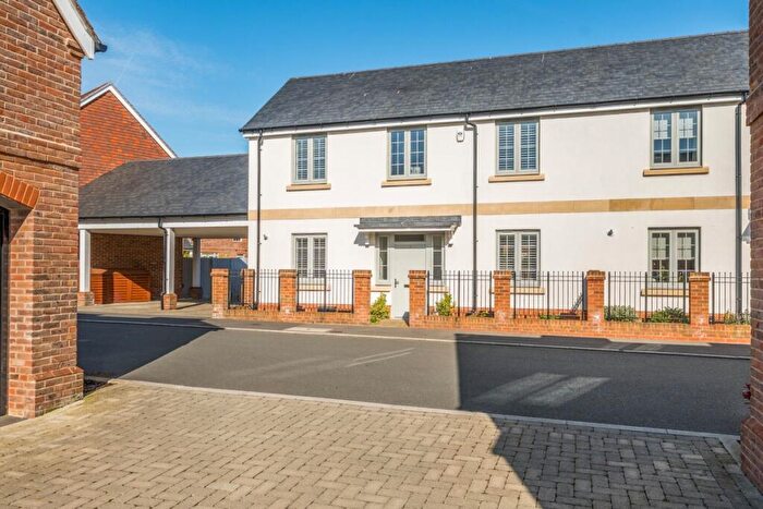 2 Bedroom End Of Terrace House To Rent In Uttley Lane Beaconsfield, HP9