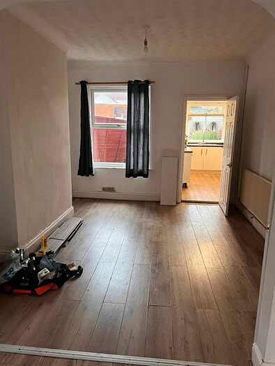 3 Bedroom Terraced House To Rent In Regent Street, Kettering, NN16