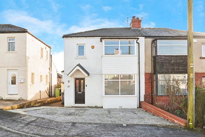 3 Bedroom Semi Detached House For Sale In Leslie Avenue, Yeadon, Leeds, LS19